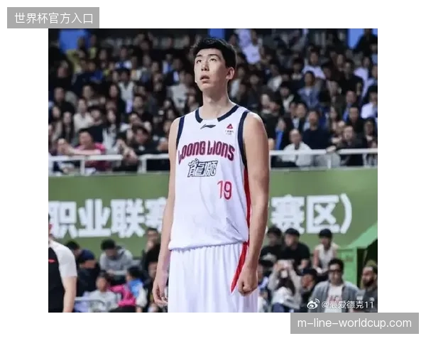 广州龙狮中锋徐昕凭借数据暴涨的表现,成功斩获赛季最具进步球员奖项 广州龙狮中锋徐昕凭借数据暴涨的表现,成功斩获赛季最具进步球员奖项
